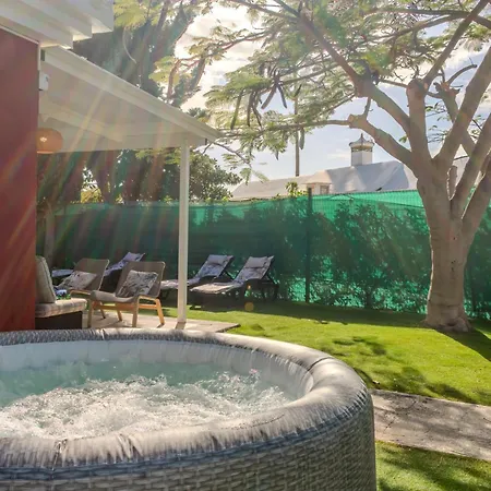 Albaricoques 45 * San Bartolomé